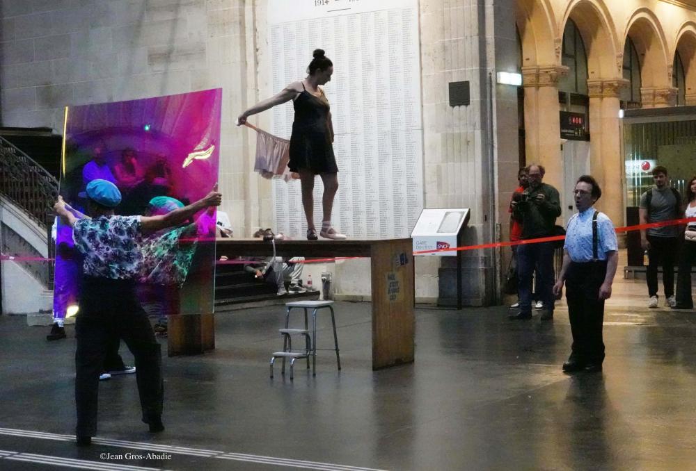 Spectacle Les Remarquables - Gare de l'Est (2)